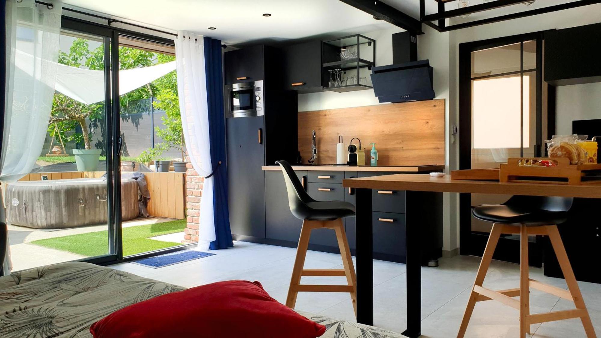 Gary Suite - Studio Cosy, Spa Et Jardin Privatif A 4 Min De Cambrai Awoingt Kültér fotó