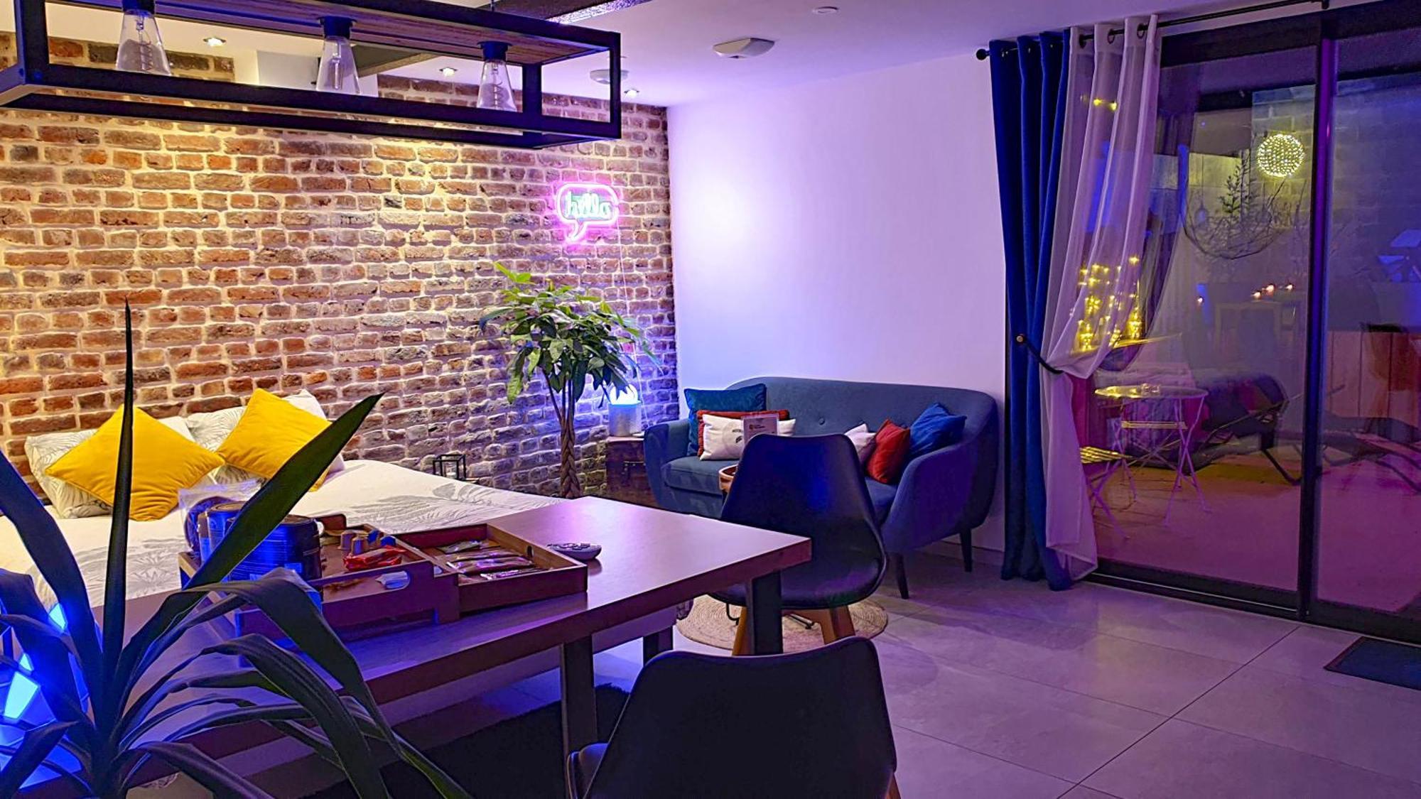 Gary Suite - Studio Cosy, Spa Et Jardin Privatif A 4 Min De Cambrai Awoingt Kültér fotó
