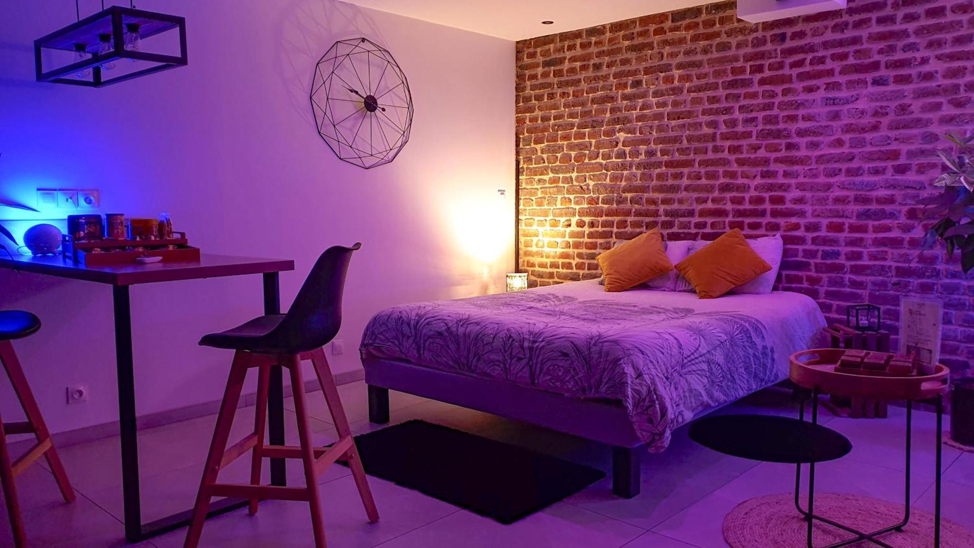 Gary Suite - Studio Cosy, Spa Et Jardin Privatif A 4 Min De Cambrai Awoingt Kültér fotó